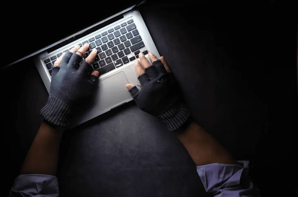 Tyveri, hacking og svindel er noen risikoer med kryptovaluta.