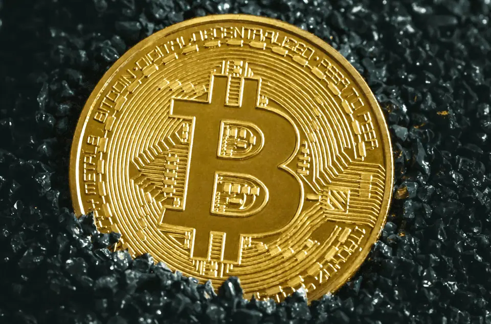 Bitcoin mining og Bitcoin er to hendelser som er tett tilknyttet hverandre.